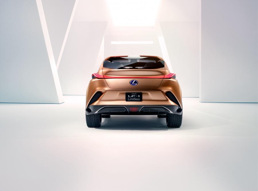  Lexus LF-1 Limitless 2018 года  (фото 4 из 72)